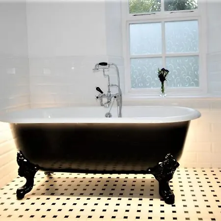 Sawmill Cottage, Water