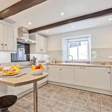 Semesterbostad Sawmill Cottage, Water