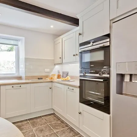 Sawmill Cottage, Water *