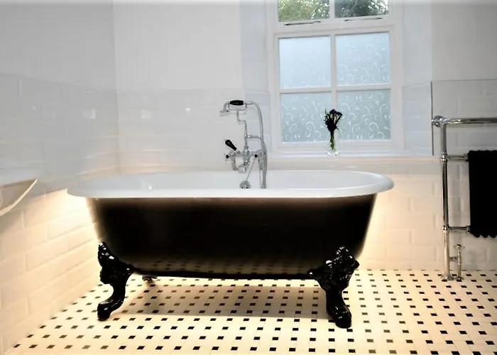 Sawmill Cottage, Water