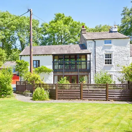 Sawmill Cottage, Water *