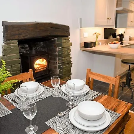 Holiday home Sawmill Cottage, Water